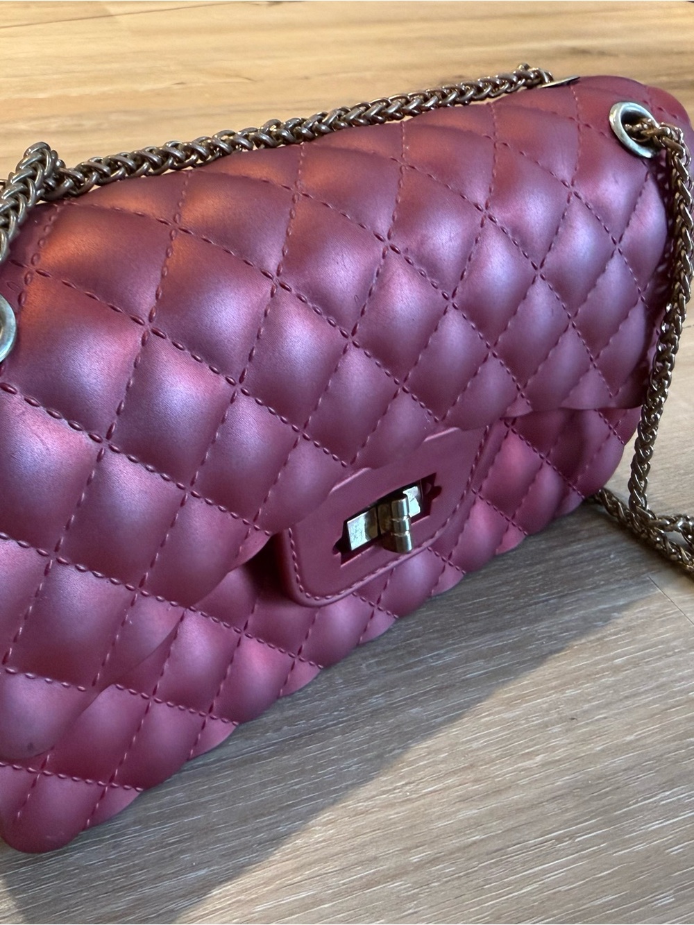 Quilted Chain-Shoulder Bag in Burgundy